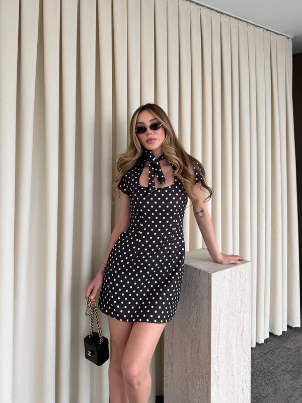 Siyah Yaka Bağlama Detaylı Kısa Elbise - 5084