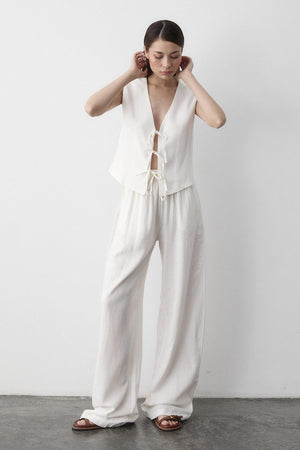 Beyaz 3 Bağcıklı Yelekli Müslin Takım