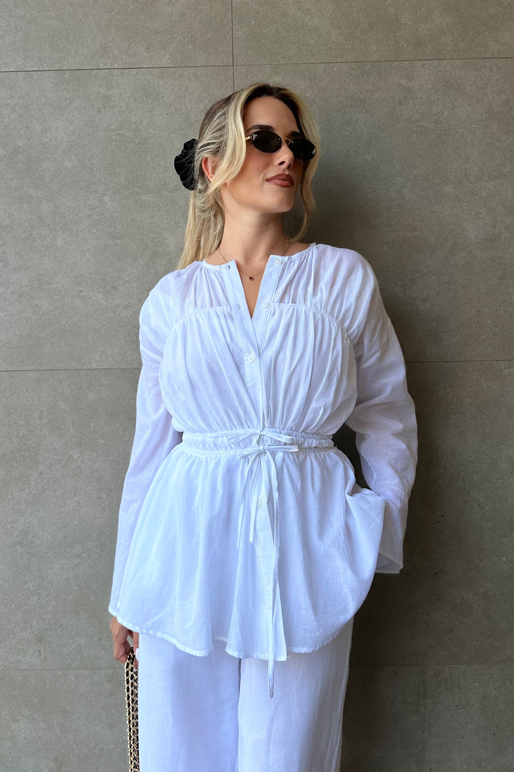 Beyaz Bel Detaylı Vual Keten Gömlek