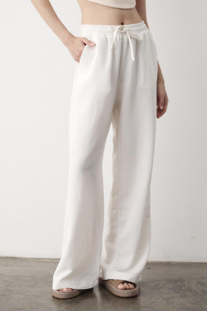 Beyaz Beli Lastikli Bol Paça Pantolon