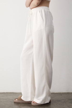 Beyaz Beli Lastikli Bol Paça Pantolon