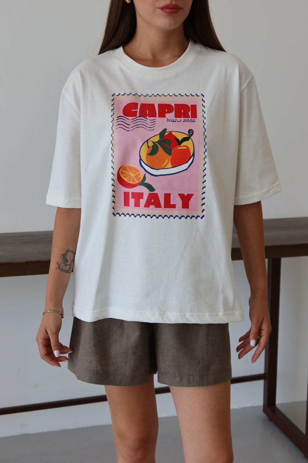 Beyaz Capri Baskılı T-shirt