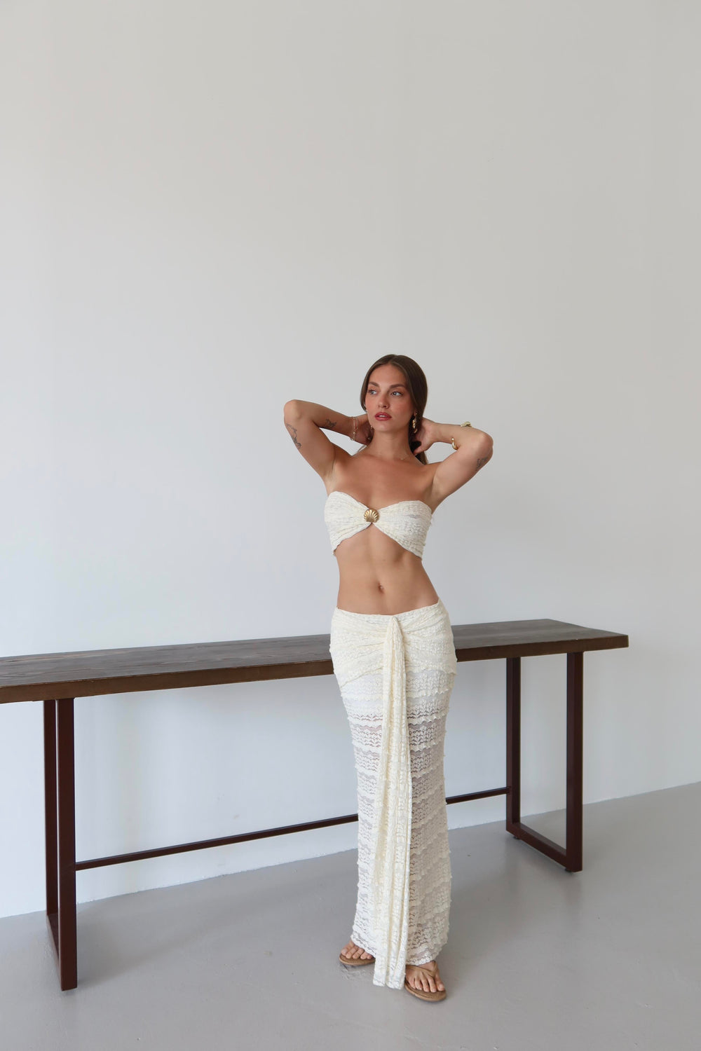 Beyaz Dantel Detaylı Crop Takım