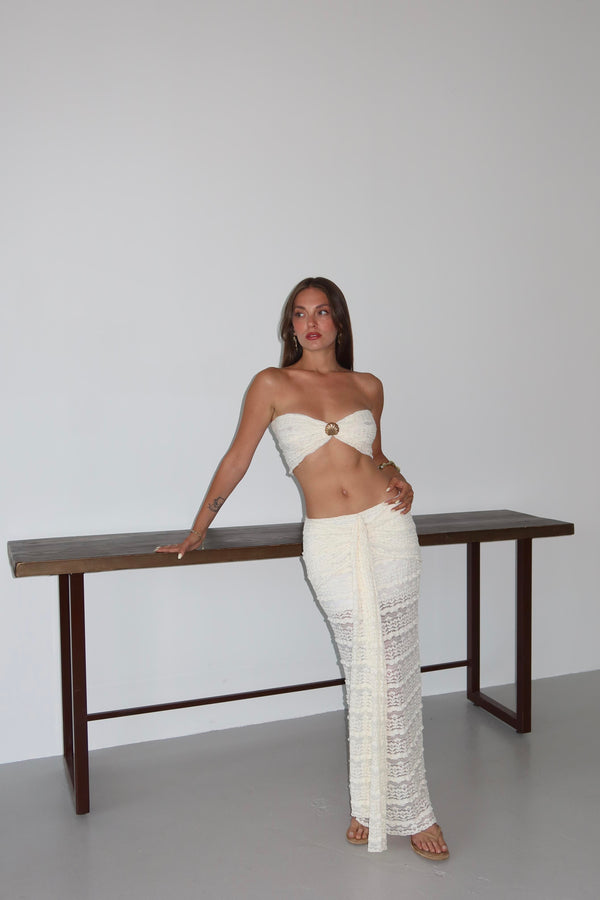 Beyaz Dantel Detaylı Crop Takım