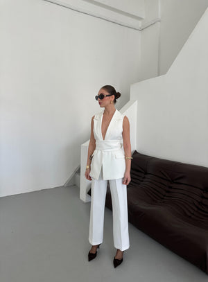 Beyaz Eliana Kuşaklı Yelek Pantolon Takım