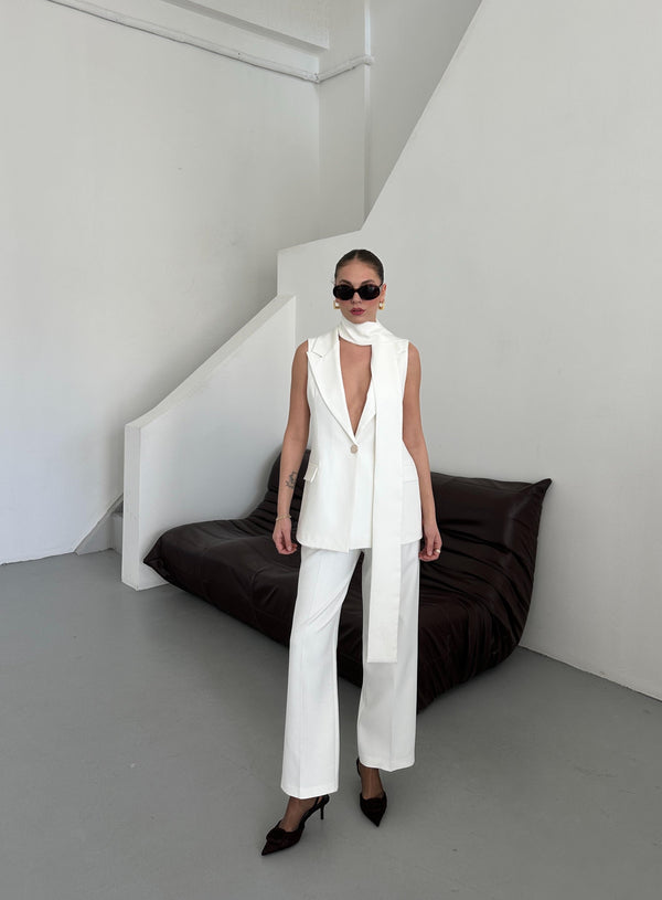 Beyaz Eliana Kuşaklı Yelek Pantolon Takım