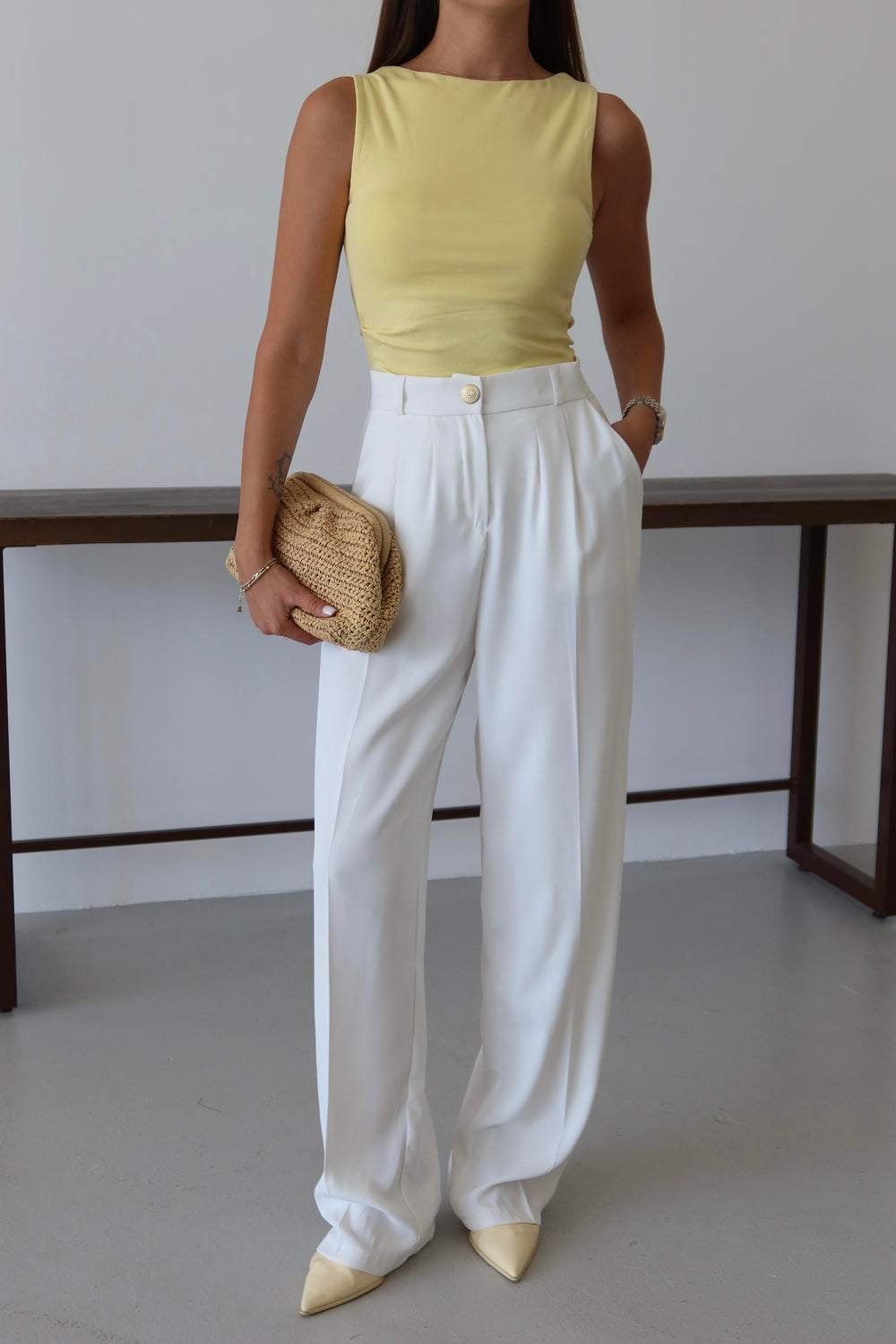 Beyaz Gold Düğmeli Beli Lastikli Palazzo Pantolon