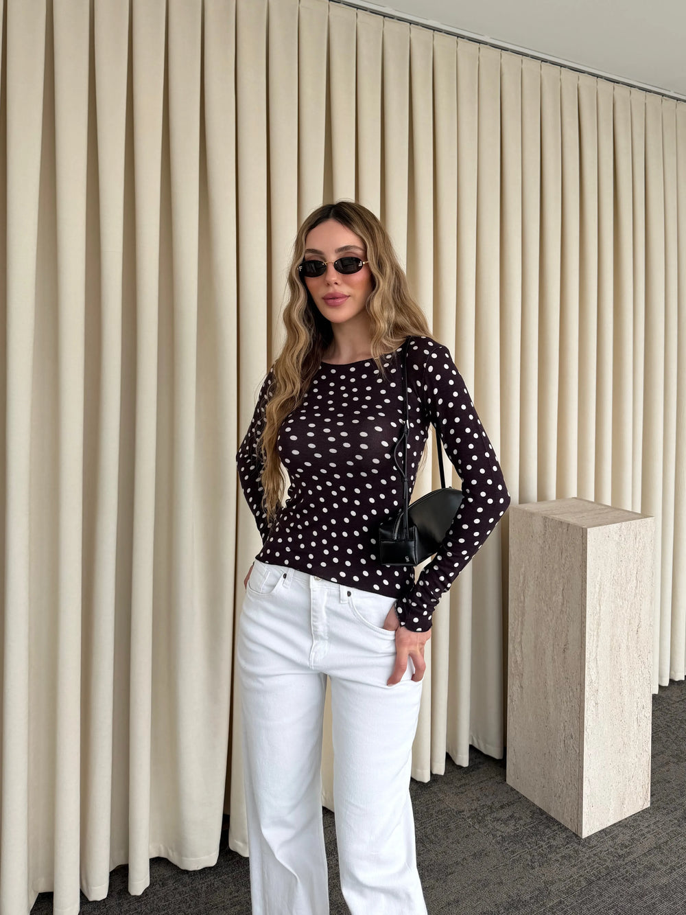 Kahverengi Kayık Yaka Puantiyeli Bluz - 0668