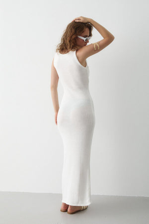 Beyaz Önü Burgu Detaylı Elbise