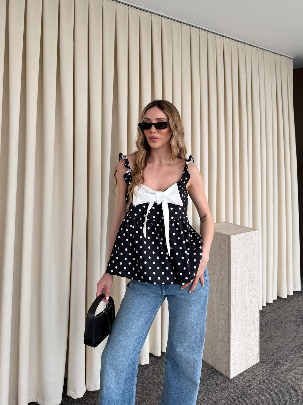 Siyah Önü Fiyonklu Puantiyeli Bluz - 8435