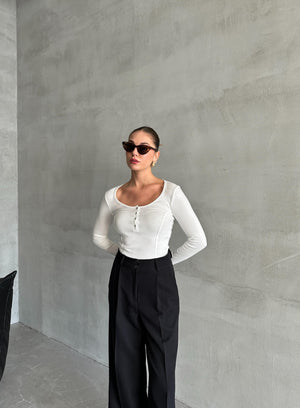 Beyaz Sedef Düğmeli Uzun Tshirt