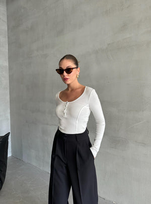 Beyaz Sedef Düğmeli Uzun Tshirt