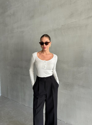 Beyaz Sedef Düğmeli Uzun Tshirt