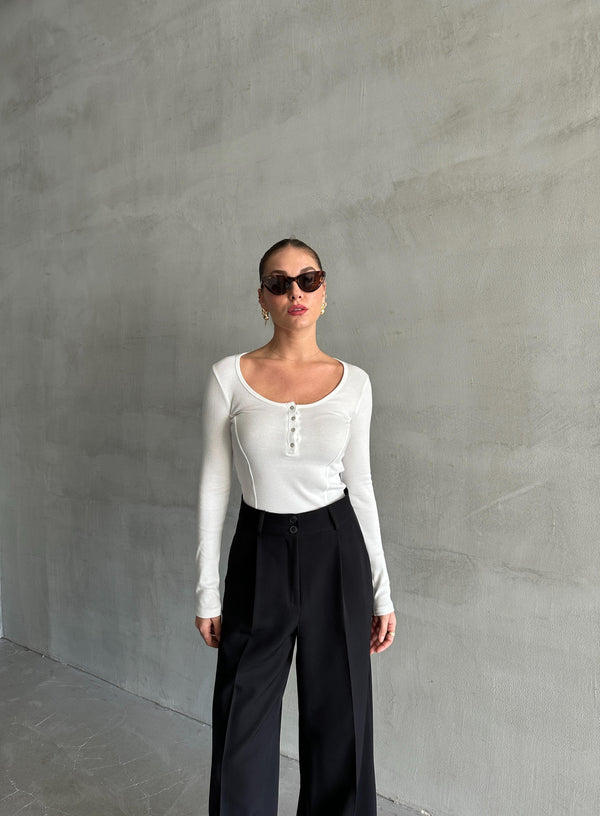 Beyaz Sedef Düğmeli Uzun Tshirt