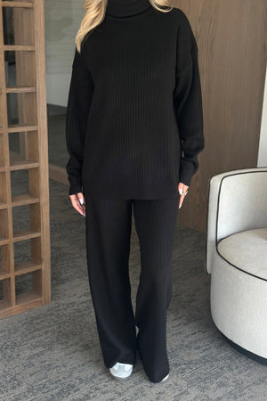 Siyah Boğazlı Fitilli Triko Takım - 4671