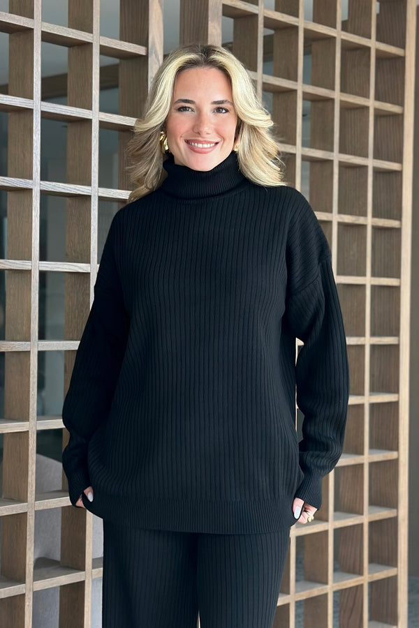 Siyah Boğazlı Fitilli Triko Takım - 4671