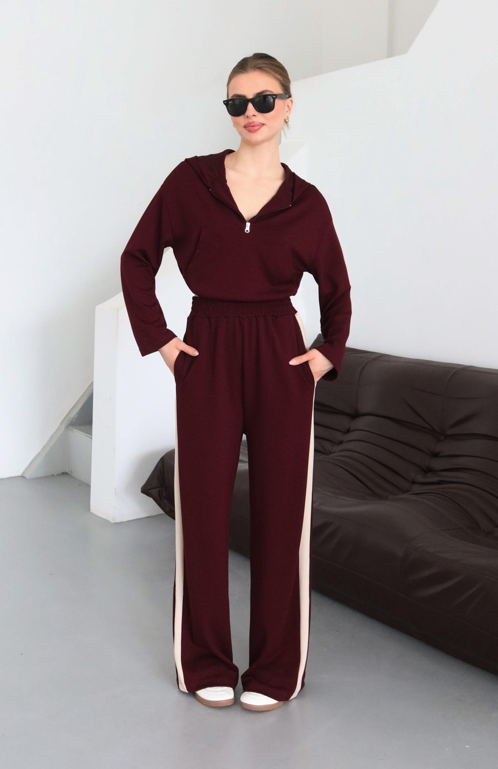 Bordo Kapüşonlu Garnili Takım