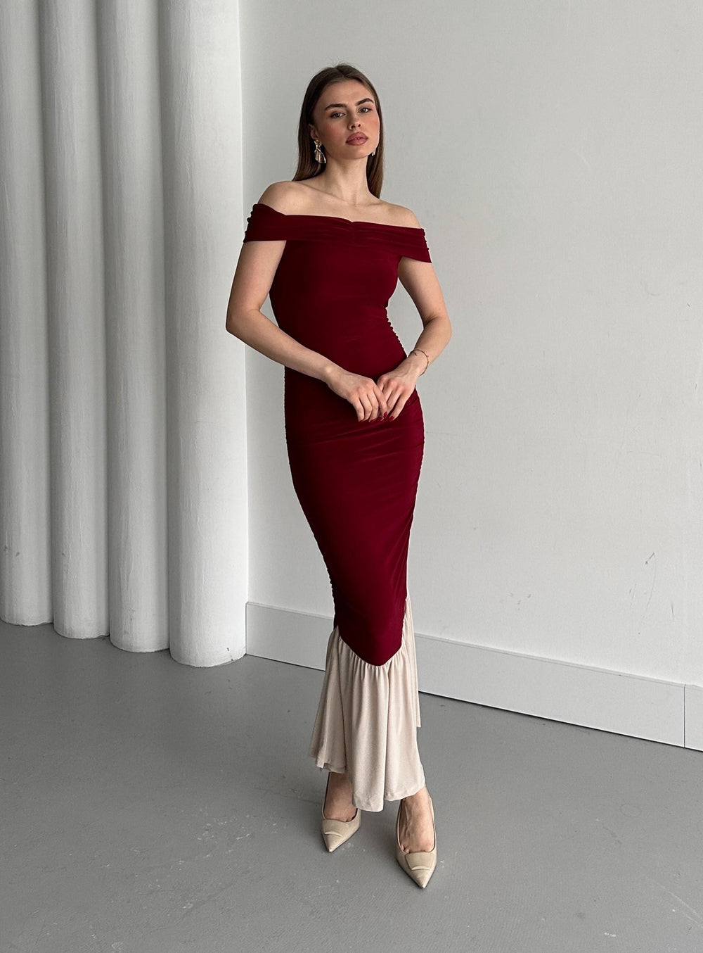 Bordo Kayık Yaka Fırfırlı Elbise