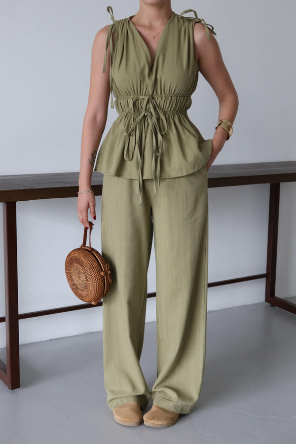 Çağla %100 Pamuk Omuz Bel Büzgülü Bluz Pantolon Takım