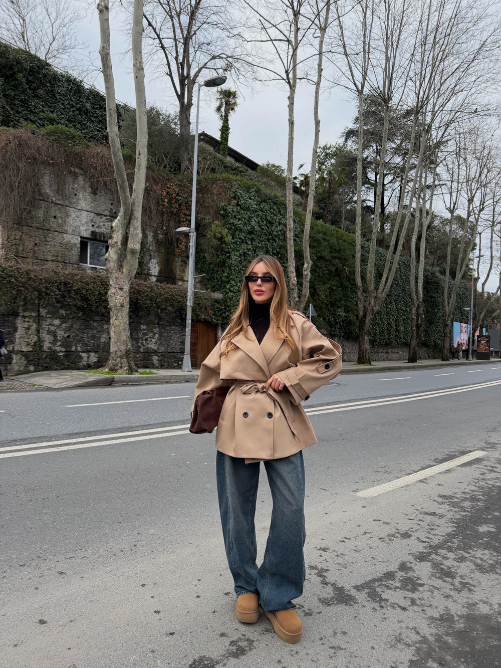 Camel Oversize Düşük Omuz Kısa Trenç - 9580