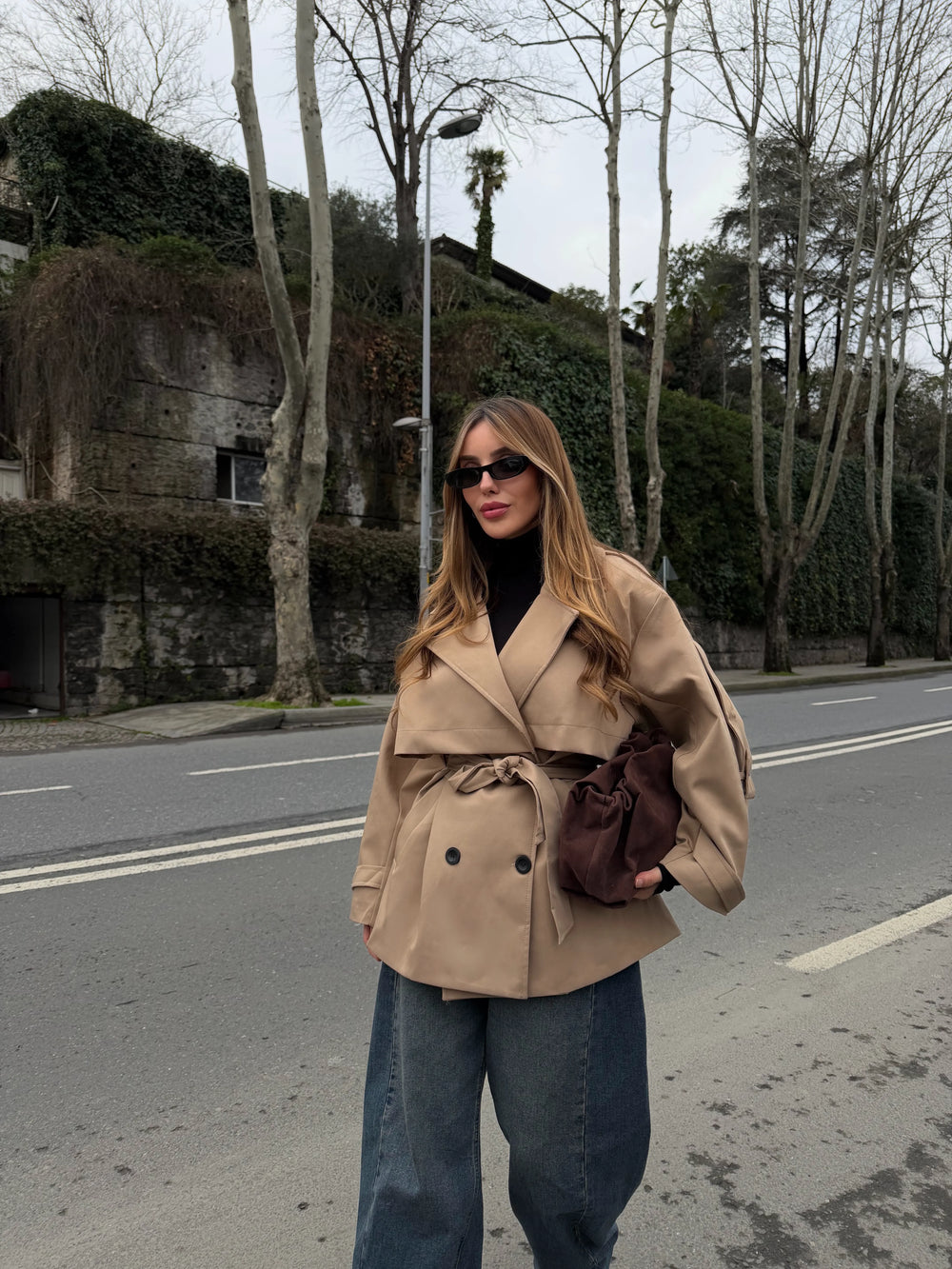 Camel Oversize Düşük Omuz Kısa Trenç - 9580