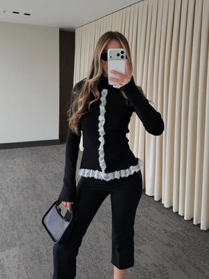 Siyah Dik Yaka Dantel Detaylı Hırka - 2726