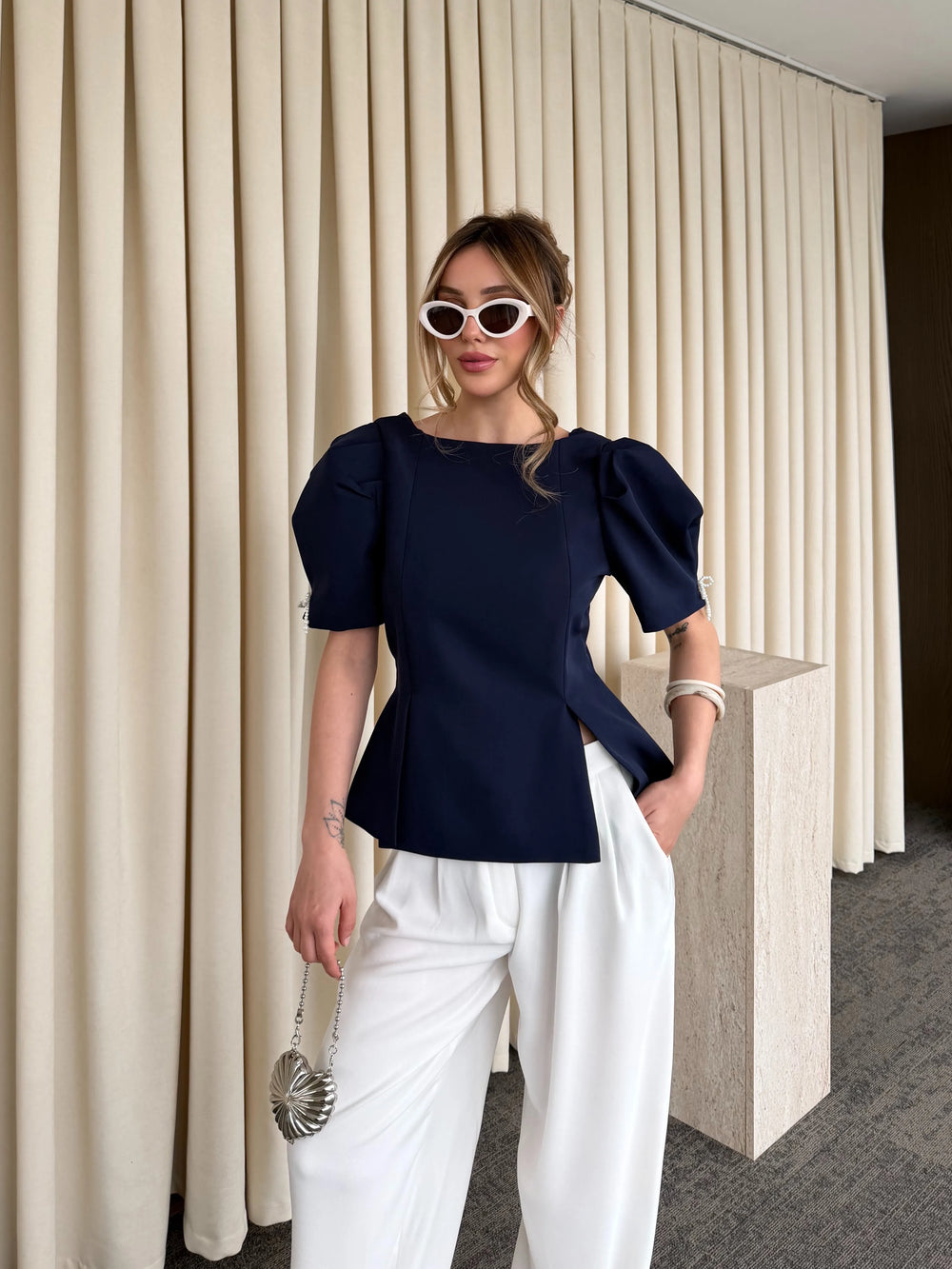 Lacivert Kolu İnci Fiyonk Detaylı Bluz - 5001