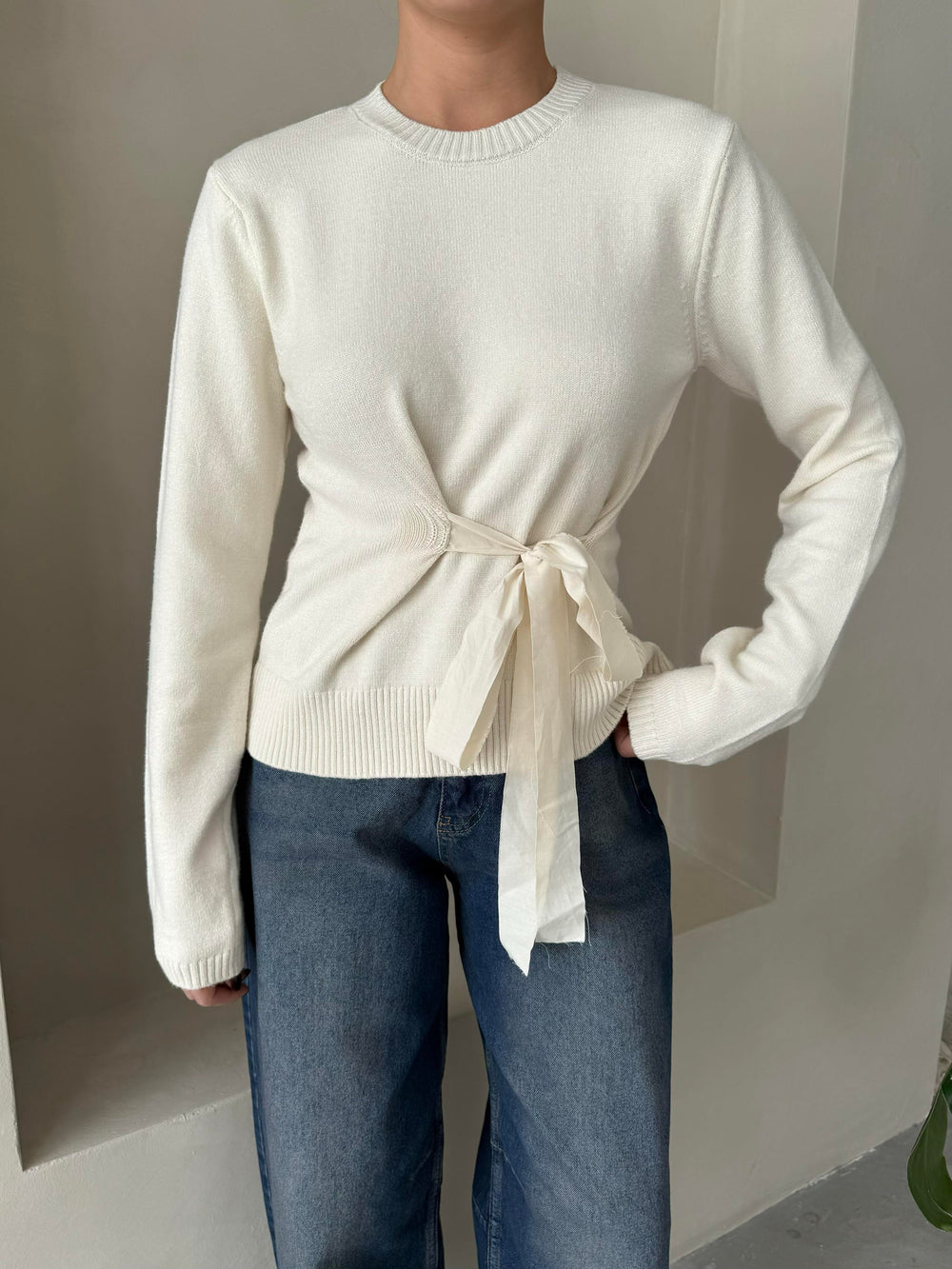 Ekru Miusa Ön Bağlamalı Tasarım Kazak