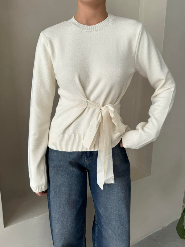 Ekru Miusa Ön Bağlamalı Tasarım Kazak