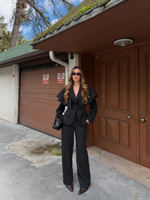 Siyah Pelerin Detaylı Ceket Pantolon Takım - 202604