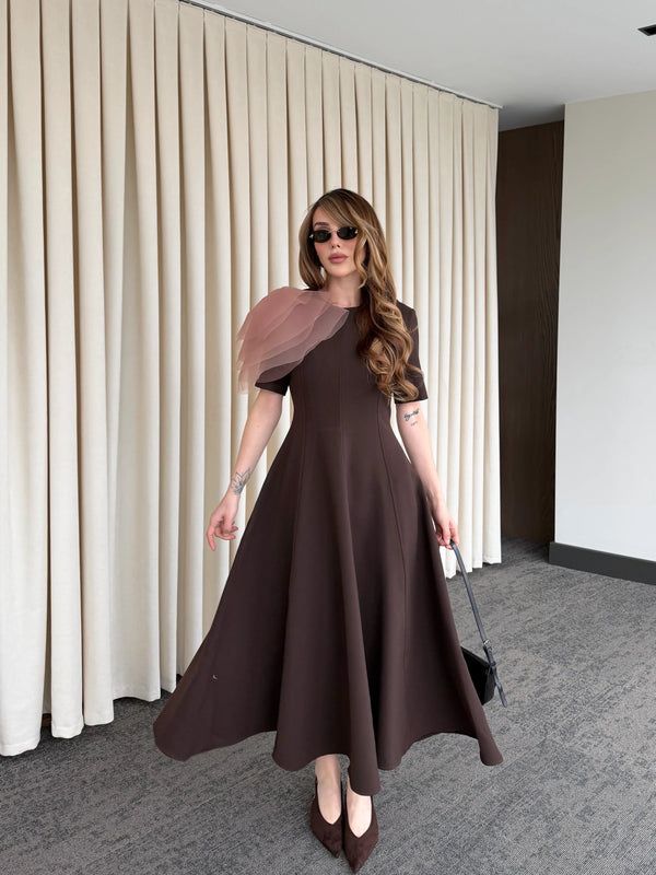 Kahverengi Seyyar Broşlu Elbise - 3151