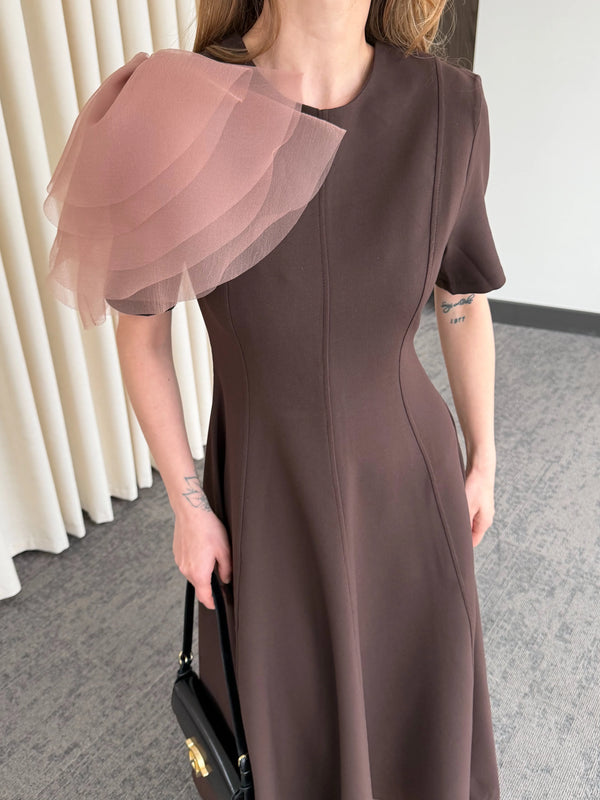 Kahverengi Seyyar Broşlu Elbise - 3151