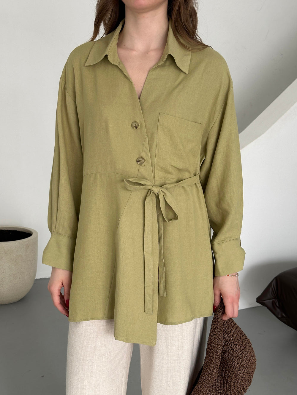Haki %100 Pamuk Çapraz Düğmeli Beli Kemerli Gömlek