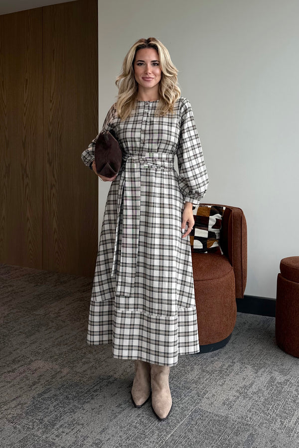 Taş Ekoseli Kuşaklı Uzun Elbise - 1235