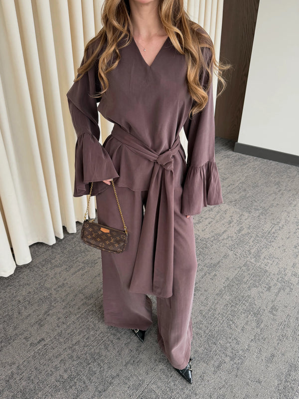 Kahverengi Kolları Volanlı Bluz Pantolon Takım - 0812