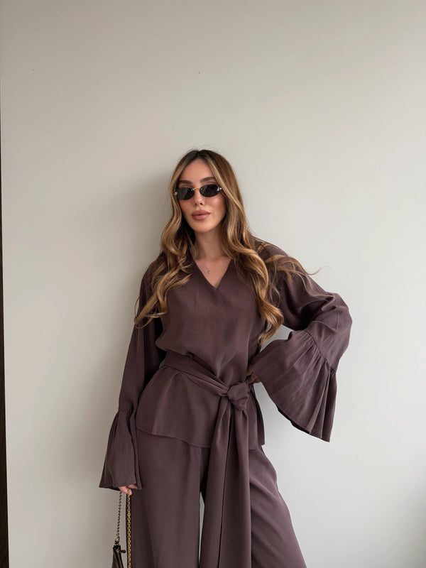 Kahverengi Kolları Volanlı Bluz Pantolon Takım - 0812