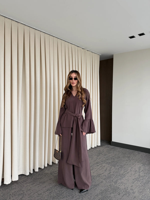 Kahverengi Kolları Volanlı Bluz Pantolon Takım - 0812