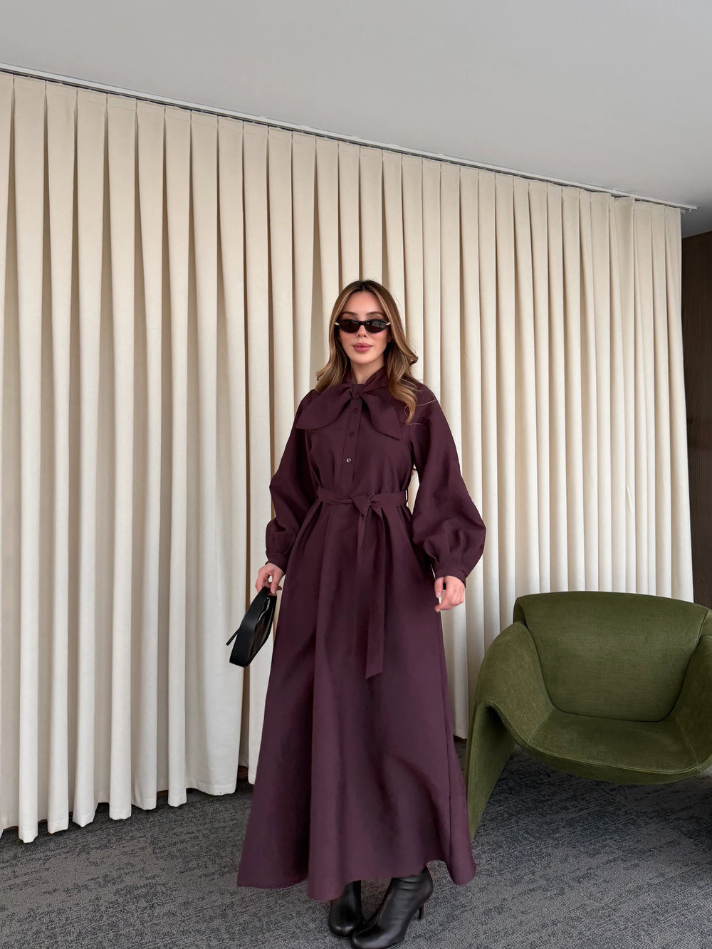 Mürdüm Yakası Fiyonk Detaylı Elbise- 2001