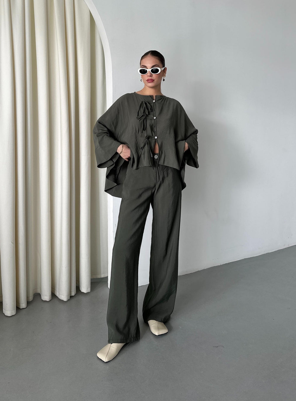 Haki Yarasa Kol Bağcık Düğme Detaylı Takım