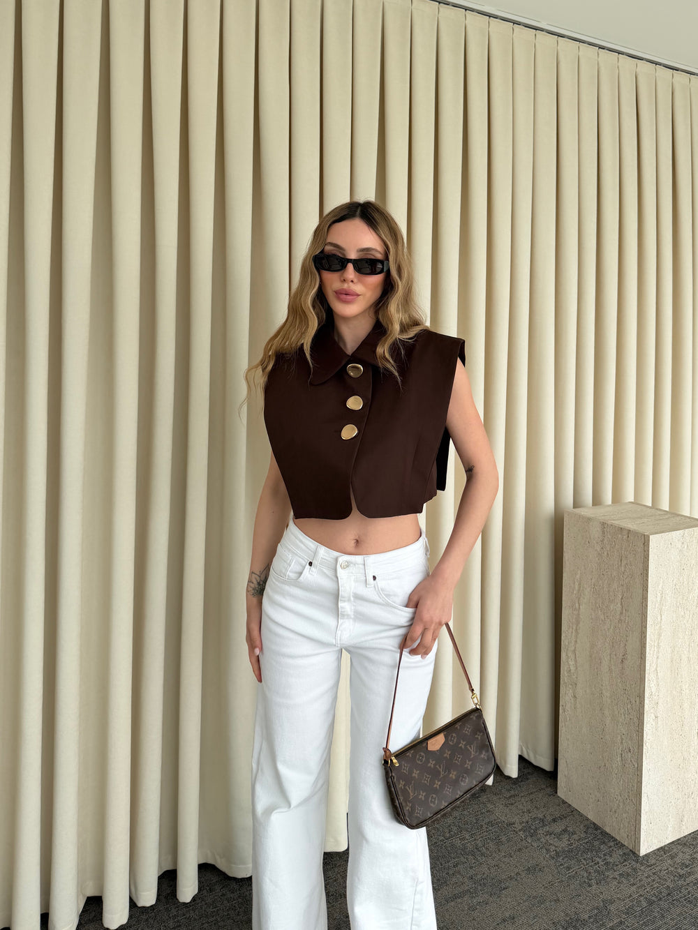 Kahverengi Poplin Crop Yelek - 8419