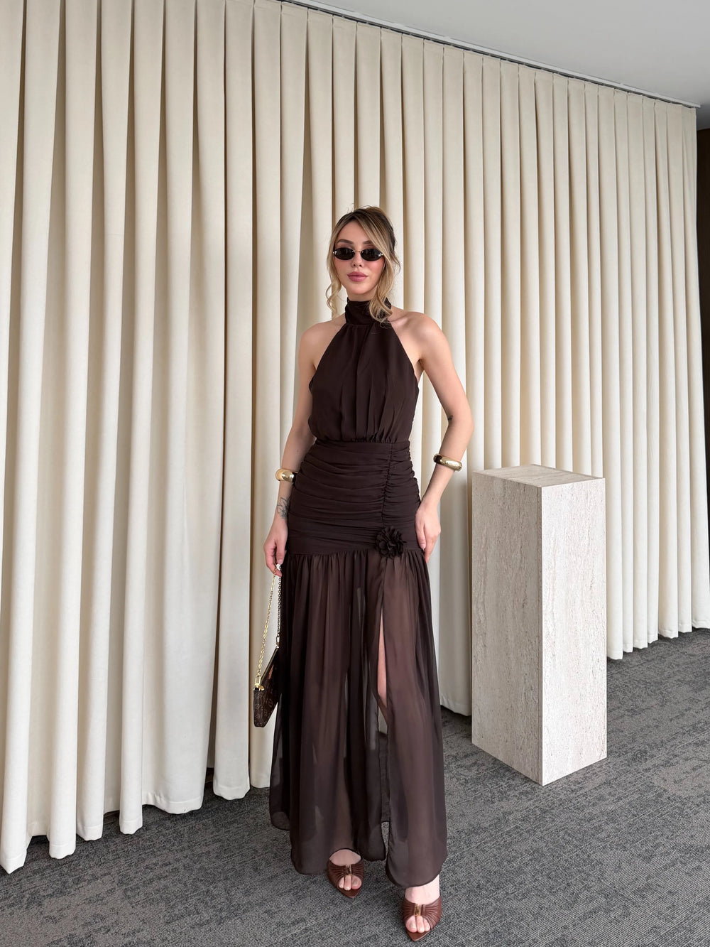 Kahverengi Gül Detaylı Şifon Elbise - 2485