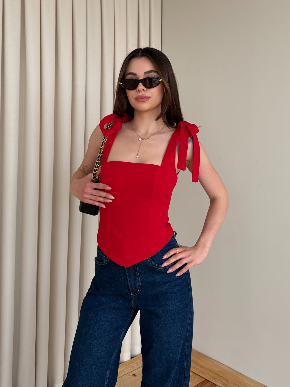 Kırmızı Omuzları Fiyonk Bağlamalı Büstiyer - 70273
