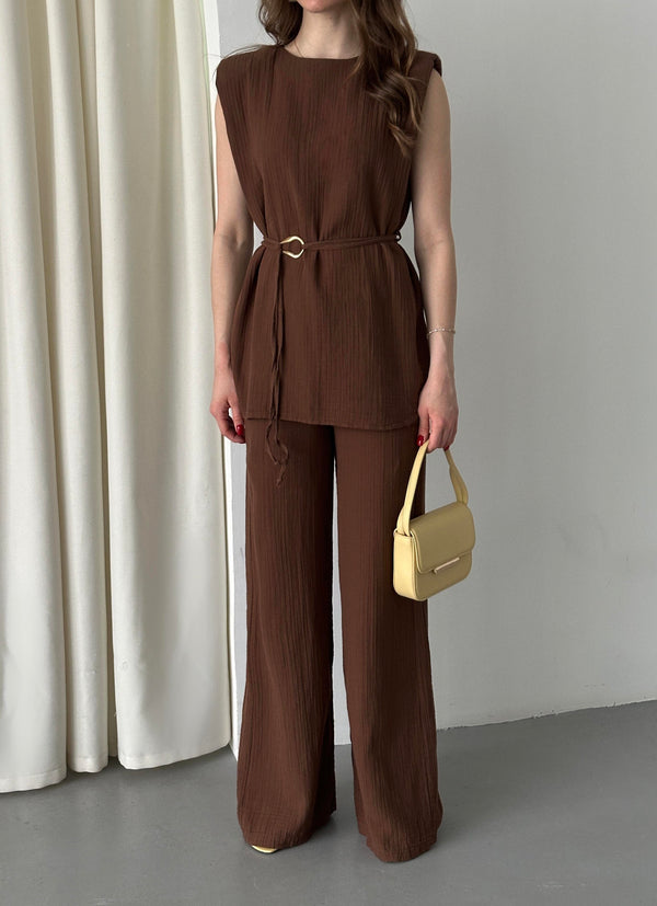 Kahverengi Aksesuar Detaylı İkili Takım