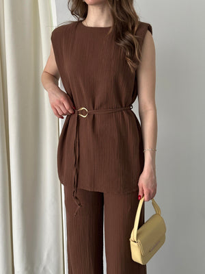 Kahverengi Aksesuar Detaylı İkili Takım