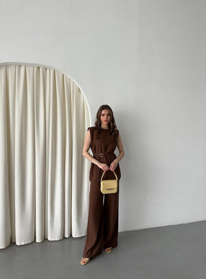 Kahverengi Aksesuar Detaylı İkili Takım