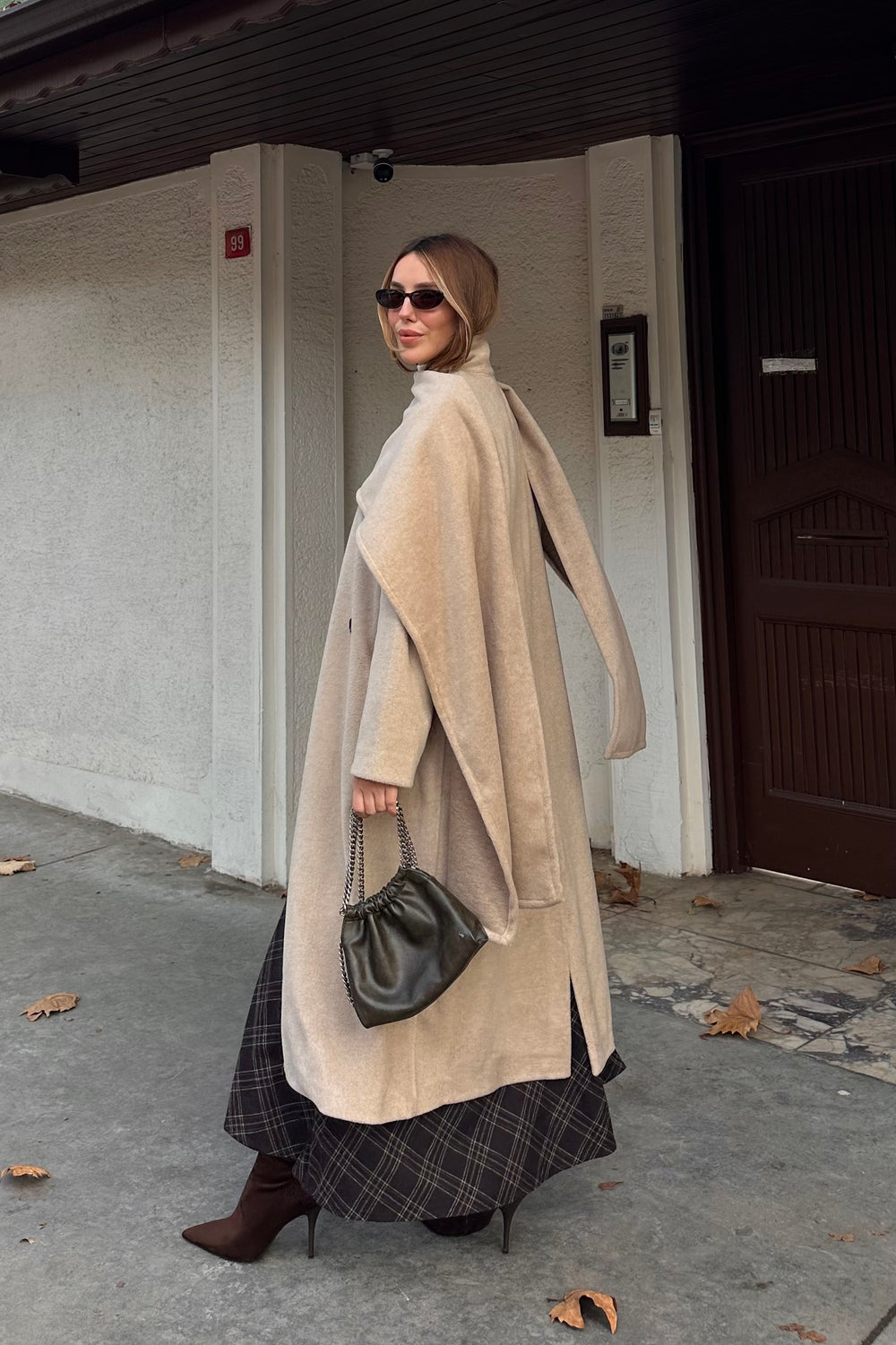 Bej Atkı Detaylı Uzun Kaban - 85163