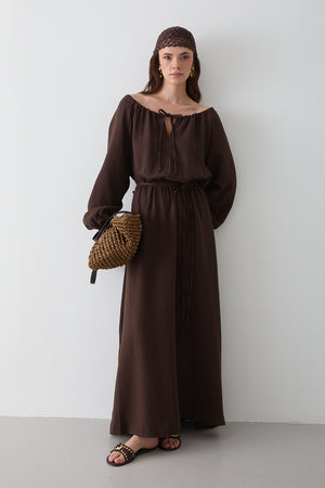 Kahverengi Bağlama Detaylı Müslin Elbise - 2004