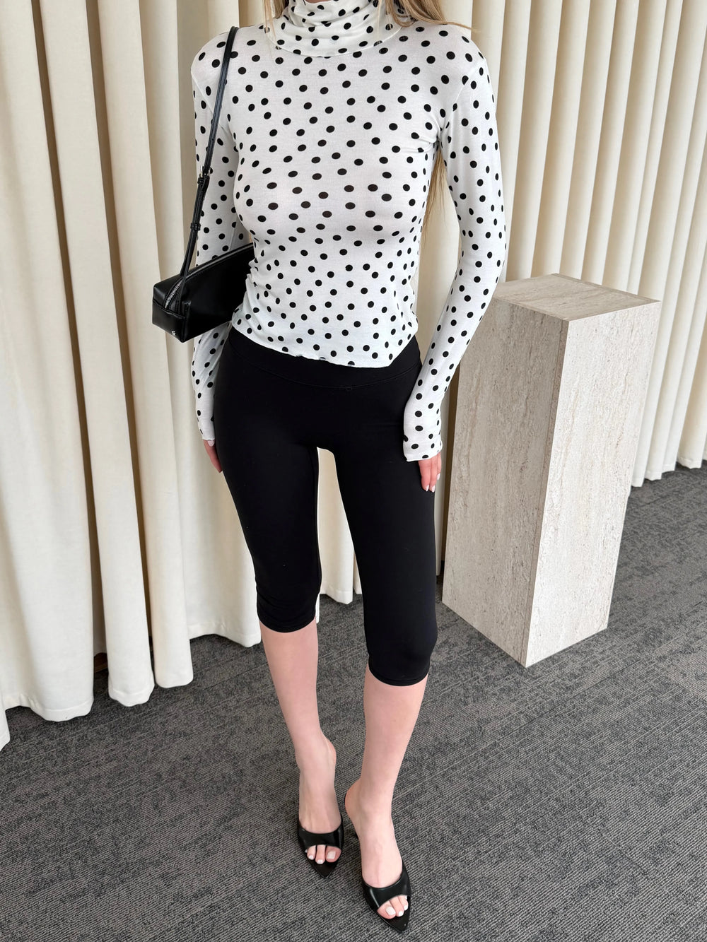 Beyaz Balıkçı Yaka Likralı Puantiyeli Bluz - 0667