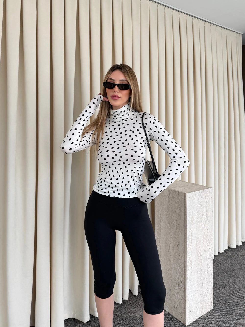 Beyaz Balıkçı Yaka Likralı Puantiyeli Bluz - 0667