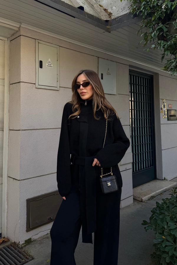 Siyah Dik Yaka Kuşaklı Tasarım Triko Takım - 0808